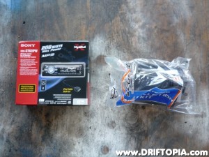 New single DIN head unit for the MR2 Spyder.