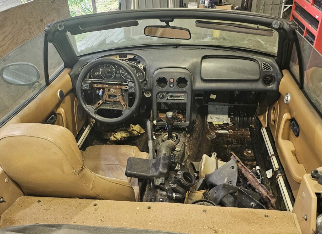 Exo Car Build Guide Part 1 before picture of the interior of the 1991 Mazda Miata MX5