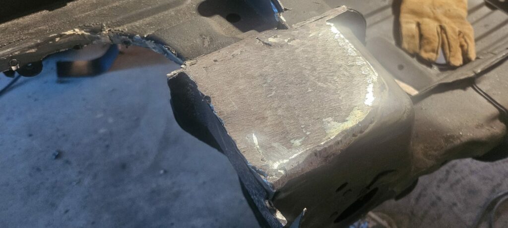 Main roll hoop mounting plate welded and installed on the exo car 'ghettocet' miata.